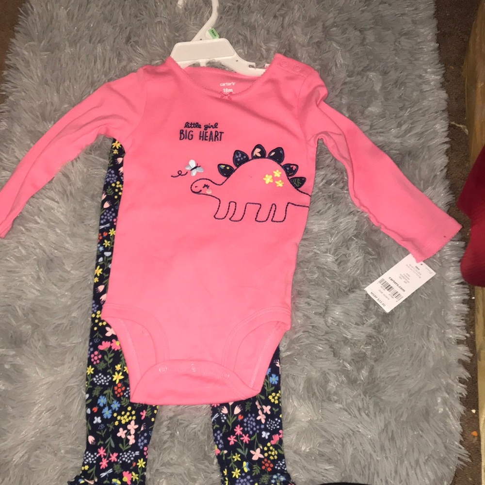Cute Carters outfit size 18 months!